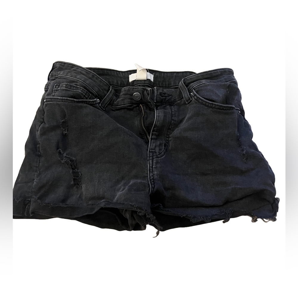 H&M black shorts